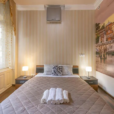 Warm & Cozy By Anna * Budapest