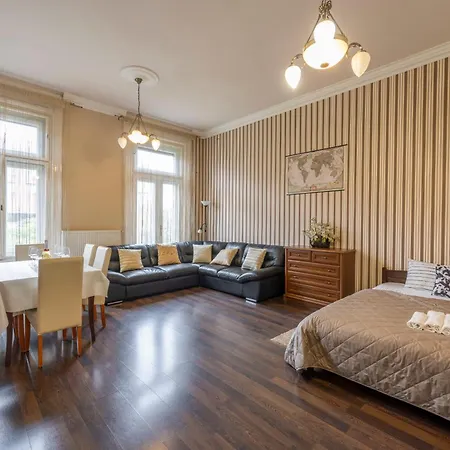 Apartment Warm & Cozy By Anna *