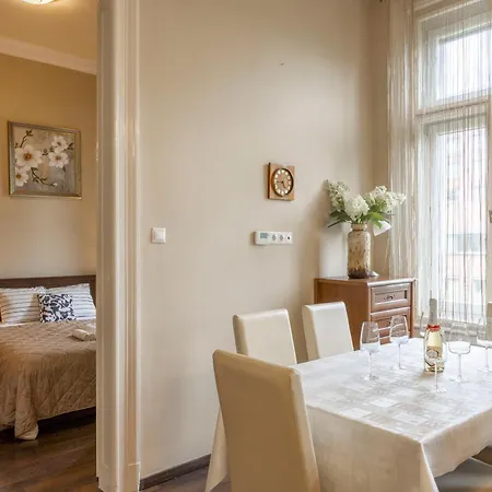 Apartment Warm & Cozy By Anna *